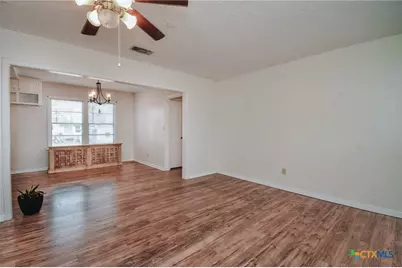 904 E Mistletoe Avenue, Victoria, TX 77901 - Photo 5