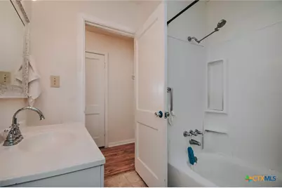 904 E Mistletoe Avenue, Victoria, TX 77901 - Photo 19