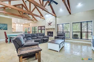 302 Guadalupe River Dr, Seguin, TX 78155 - Photo 3