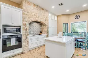 302 Guadalupe River Dr, Seguin, TX 78155 - Photo 13