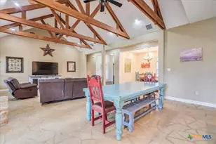 302 Guadalupe River Dr, Seguin, TX 78155 - Photo 5