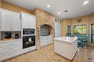 302 Guadalupe River Dr, Seguin, TX 78155 - Photo 15