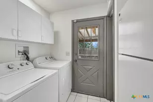 313 Armstrong St, San Marcos, TX 78666 - Photo 11