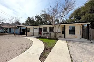 301 Canyon Edge, Canyon Lake, TX 78133 - Photo 3