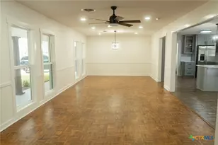 2704 E Loma Vista Ave, Victoria, TX 77901 - Photo 5