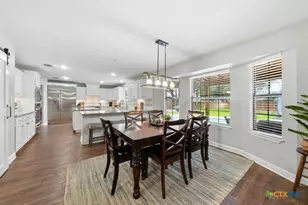 384 Hunters Creek Dr, New Braunfels, TX 78132 - Photo 9