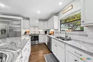 384 Hunters Creek Dr, New Braunfels, TX 78132 - Photo 11