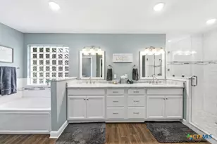 384 Hunters Creek Dr, New Braunfels, TX 78132 - Photo 19