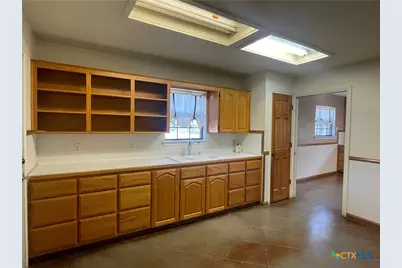 1312 N US Highway 281, Lampasas, TX 76550 - Photo 7