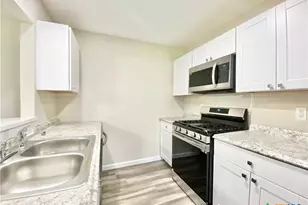 2110 Blue Meadow Dr, Austin, TX 78744 - Photo 9