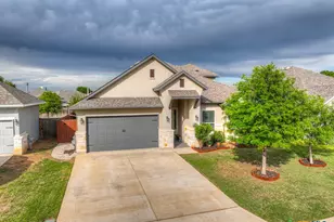 1426 Village Inn, New Braunfels, TX 78132 - Photo 3