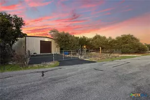 1350 Persimmon Pass, Fischer, TX 78623 - Photo 35