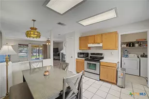 501 Denise Dr, New Braunfels, TX 78130 - Photo 3