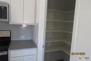 112 Granville Ct, Jarrell, TX 76537 - Photo 7