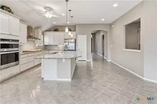 616 Rusty Gate Wy, New Braunfels, TX 78130 - Photo 5