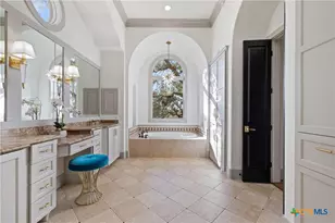 954 River Forest Dr, New Braunfels, TX 78132 - Photo 17