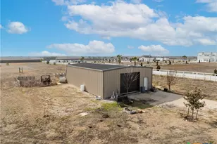 824 Co Rd 451, Coupland, TX 78615 - Photo 7