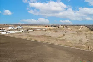 824 Co Rd 451, Coupland, TX 78615 - Photo 17