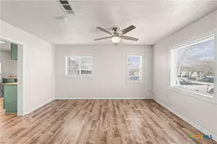 906 S 2nd St, Temple, TX 76504 - Photo 5