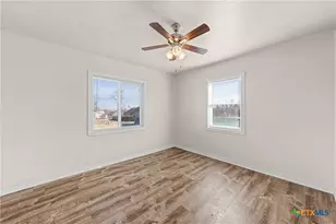 906 S 2nd St, Temple, TX 76504 - Photo 23