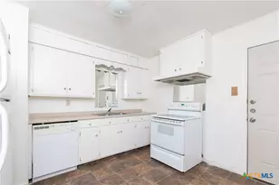 202 E Carpenter Ave, Copperas Cove, TX 76522 - Photo 5