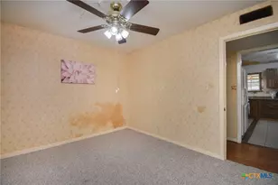 909 Fern Ln, Victoria, TX 77904 - Photo 25