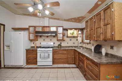 909 Fern Lane, Victoria, TX 77904 - Photo 17