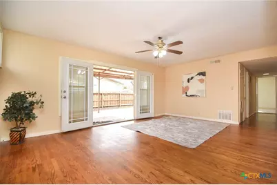 909 Fern Lane, Victoria, TX 77904 - Photo 5