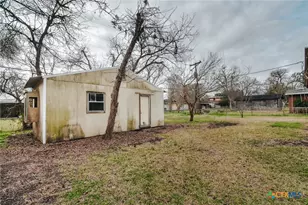 909 Fern Ln, Victoria, TX 77904 - Photo 39