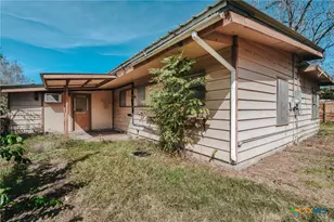 909 Fern Ln, Victoria, TX 77904 - Photo 43