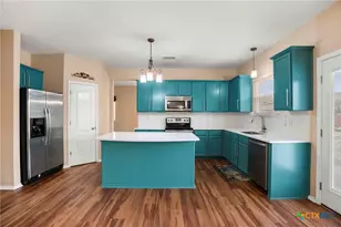 175 Plantation Dr, Seguin, TX 78155 - Photo 11