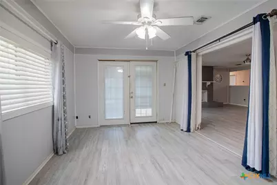 503 Sherwood Drive, Victoria, TX 77901 - Photo 9