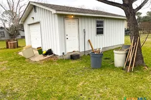 404 Knowlan Ave, Victoria, TX 77901 - Photo 5