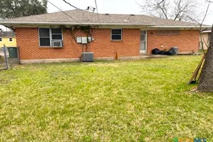 404 Knowlan Ave, Victoria, TX 77901 - Photo 3