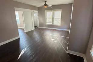 513 N San Marcos St, Seguin, TX 78155 - Photo 5