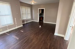 513 N San Marcos St, Seguin, TX 78155 - Photo 3