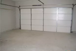 961 Shady Brk St, New Braunfels, TX 78132 - Photo 9