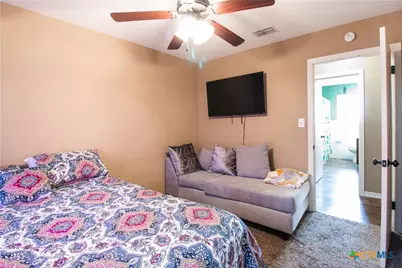 2402 E Walnut Avenue, Victoria, TX 77901 - Photo 13