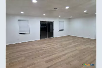 1513 W Main Street, Little River Academy, TX 76554 - Photo 5