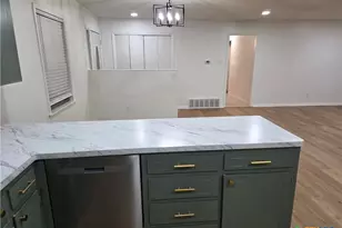 1513 W Main St, Little River Academy, TX 76554 - Photo 11