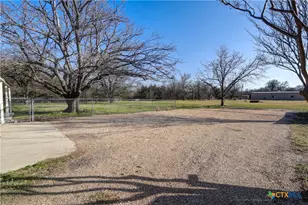 1513 W Main St, Little River Academy, TX 76554 - Photo 33