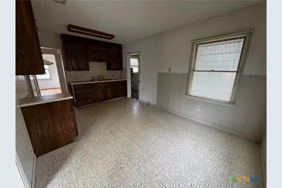 1010 S 17th Street, Temple, TX 76504 - Photo 7