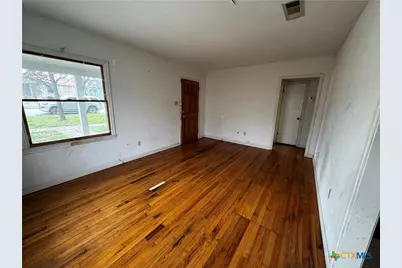 1010 S 17th Street, Temple, TX 76504 - Photo 5