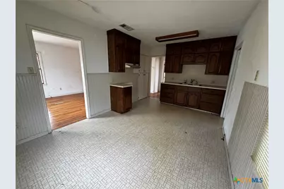 1010 S 17th Street, Temple, TX 76504 - Photo 9