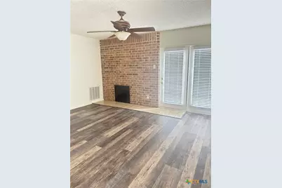 1133 Ashby #8 Street, Seguin, TX 78155 - Photo 5