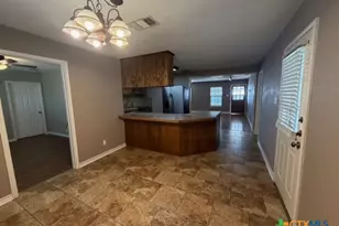 127 Hillcrest Dr, Luling, TX 78648 - Photo 9