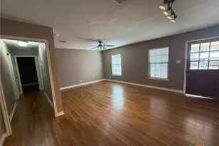 127 Hillcrest Dr, Luling, TX 78648 - Photo 3