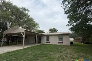 127 Hillcrest Dr, Luling, TX 78648 - Photo 1