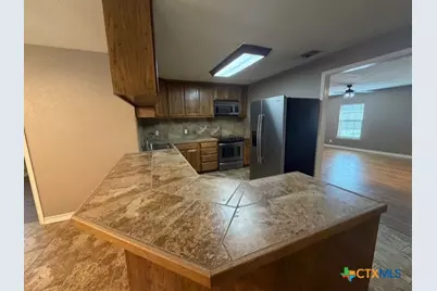 127 Hillcrest Drive, Luling, TX 78648 - Photo 7