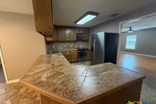 127 Hillcrest Dr, Luling, TX 78648 - Photo 7